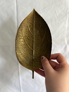High Quality Leaf <b>Plate</b> For Display Purpose Serving <b>Snacks</b> And Guest Entertainment Elegant Decorative Metal Dish From India - Product Image 2
