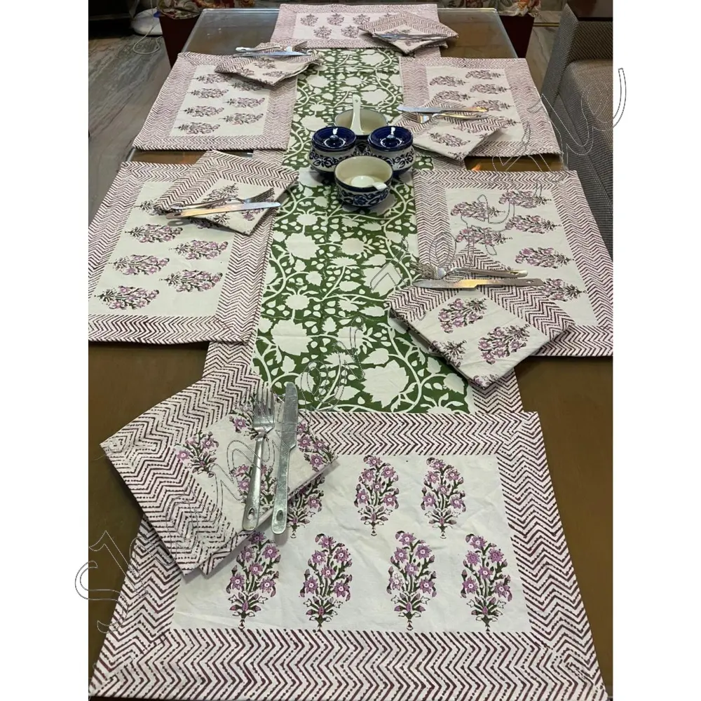 2023 New Design Hot-Selling Luxurious Dining Table Runner Table Linen Table Coverings With Place Mat And Napkins Set For Sale