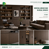 Panneau OSB (Oriented Strand Board) mélaminé Jinbase SXT2887 Mocha Linear Oak 18 mm E0 1220x2440 mm pour meubles et menuiseries