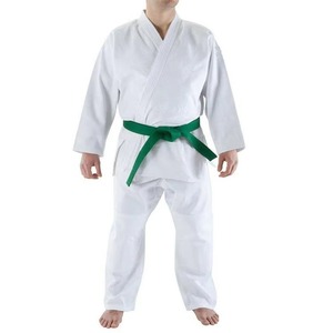 Kimono de judo blanc pour garçons 100% coton, coupe classique, respirant, tenue d'arts martiaux, ceinture verte incluse, disponible à la vente en ligne - Product Image 2