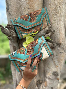 Nuevo Western Stylish Hair on Hide Color Tooled Fur Leather Clutch Mujeres Diseñado Monedero Venta caliente Tooled Leather Unique Wallet - Product Image 3