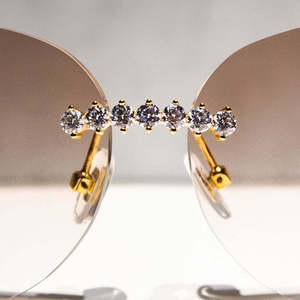 Gafas de Sol de Lujo sin Montura con Lentes Degradados y Detalles de Cristal, Unisex, 100% Protección UV, para Adultos - Product Image 2