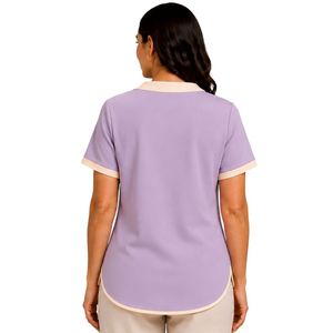 Camiseta de Manga Corta con Cuello en V Asimétrico para Mujer, Color Lila, con Detalle de Botones en Contraste Crema, Logotipo Personalizado, Ropa Casual al por Mayor - Product Image 2