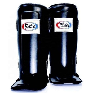 Protections de tibia en cuir véritable Fairtex, fabriquées sur mesure, protections de tibia professionnelles pour la boxe thaïlandaise, fermeture à boucle, protection personnalisée - Product Image 1