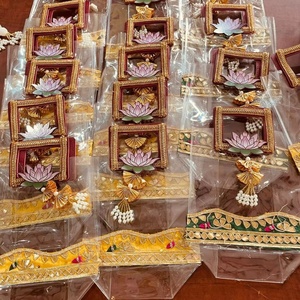 กระเป๋าผ้าออร์แกนซ่าลายดอกบัวประดับด้วยลูกปัดโกต้า งานฝีมือประณีต  ซองของขวัญแบบดั้งเดิมสำหรับงานแต่งงานและงานเทศกาล - Product Image 1