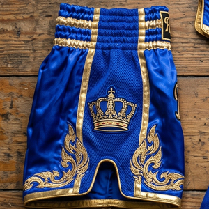 Pantalones Cortos de Muay Thai Regal Three Boxing, Azules con Bordado Dorado, Corte Regular para Hombre, 100% Poliéster, Pantalones Cortos de Artes Marciales - Product Image 4