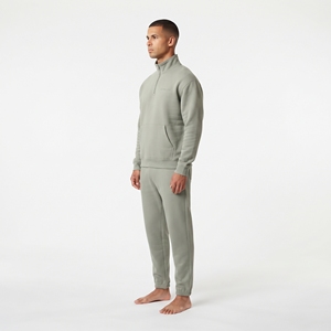 Conjunto Deportivo de Dos Piezas para Hombre al por Mayor: Chándal de Cuello Alto con Media Cremallera, Ajuste Relajado y Pantalones de Pierna Ancha - Product Image 3