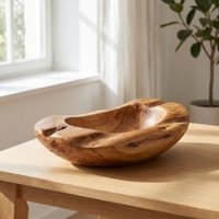 Nieuwe moderne minimalistische handgemaakte ecovriendelijke teakhouten oplaadplaat met natuurlijke live edge, rustieke bruiloft decoratieve fruitschaal