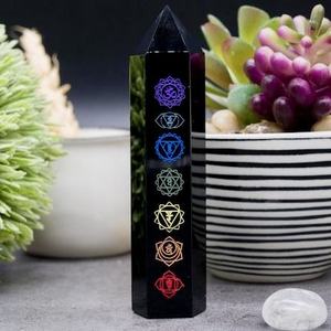 Vente en gros de tour de cristal en obsidienne noire naturelle gravée avec les 7 chakras, obélisque pour la guérison, la méditation et la décoration - Product Image 4