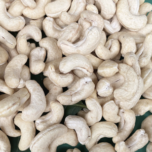 Noix de cajou brutes de haute qualité, grade W180, provenant de Santigo, Vietnam - Sac de 22,68 kg - Product Image 1