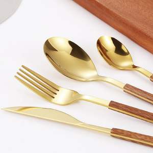 Couverts de restaurant en acier inoxydable avec manche en bois : cuillère, fourchette, couteau, vaisselle - Product Image 1