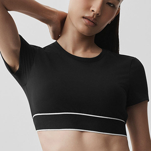 Débardeur court noir en molleton non tissé pour femme, col rond, manches courtes, minimaliste, respirant, pour l'entraînement, en polyester/coton - Product Image 4