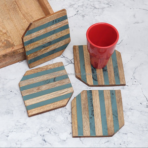 Posavasos Cuadrados de Nogal Fusion, Estilo Clásico, Ecológicos, Personalizables, de Madera, para Tazas y Botellas, Accesorios Elegantes para Mesa - Product Image 6