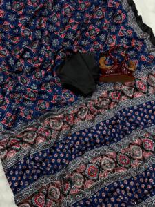 Sari Tradicional Indio de Satén Japonés Suave con Estampado Ajrakh y Trabajo de Espejo Real, Elegante para Bodas, Fiestas y Playa - Product Image 5