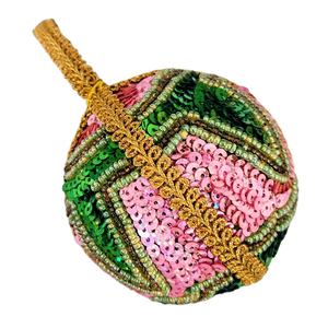 ผลิตในอินเดีย ลูกบอลแขวนประดับตกแต่งเทศกาลขนาดเส้นผ่านศูนย์กลาง 7 ซม. ยอดขายอันดับต้นๆ พร้อมงานปักมือสำหรับตกแต่งบ้านในราคาที่เหมาะสม - Product Image 1