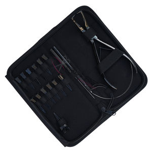Kit d'outils professionnels pour extensions de cheveux noirs avec pince de retrait de micro-anneaux, aiguilles courbées pour extensions, anneau de séparation et outil à boucle et crochet - Product Image 1