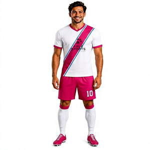 Tenue de football unisexe personnalisée 100% polyester respirant, séchage rapide, antibactérien, imperméable, maillots et shorts d'entraînement - Product Image 1