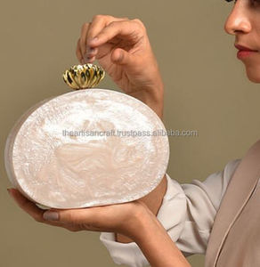 Sac à main en résine fait à la main pour femmes pochette en résine élégante pour les fêtes accessoire de déclaration de sac à main en résine unique - Product Image 4