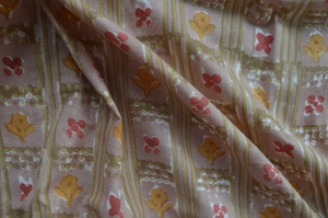 Tissu en coton léger tissé à la main, motif floral, fleurs jaunes et rouges, design quadrillé vert olive pour la décoration intérieure et les sacs - Product Image 5