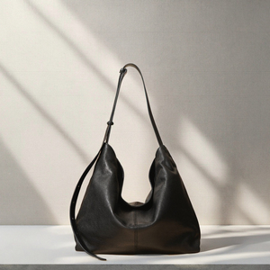 Sac fourre-tout de luxe en cuir véritable de haute qualité, style vintage minimaliste, avec une seule bandoulière, grand format 02 - Vente en gros - Product Image 3