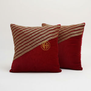 Funda de Cojín Hecha a Mano de Terciopelo Rojo con Cuentas Doradas Bordadas y Estampadas, Personalizable, con Cierre de Cremallera, Decoración de Lujo para el Hogar, Exportación de Fábrica - Product Image 1