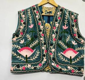 เสื้อกั๊กกำมะหยี่ลายซูซานี - Product Image 5