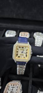 นาฬิกาหรูหราประดับเพชรโมอิสซาไนต์ทรงกลมแบบครึ่งหน้าปัด สายหนังสีดำ พร้อมฟังก์ชั่นวันที่แบบคลาสสิกและตัวเลขโรมัน - Product Image 5