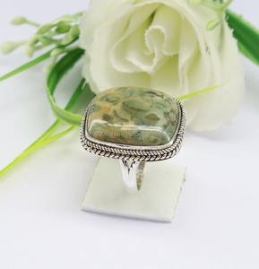 Bague de jaspe de forêt tropicale faite à la main en argent 925 pour bague de méditation de fiançailles avec des pierres précieuses en argent bijoux de forêt tropicale Rhyolite - Product Image 2