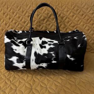 Bolsa de Viaje de Fin de Semana Resistente al Agua con Peluche, en Color Negro, de la Mejor Calidad, Asequible, en Todos los Tamaños, con Logotipo - Product Image 1