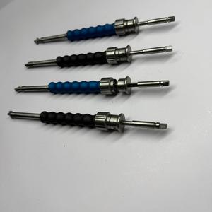 Juego de compresores de varillas espinales de 4 piezas de acero inoxidable, instrumento ortopédico con mango ergonómico para cirugía espinal manual en hospital, de Dentavex - Product Image 1