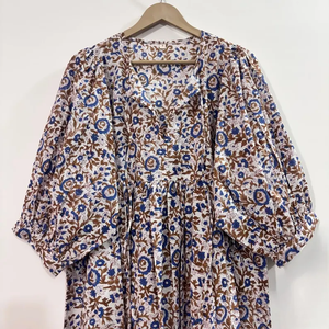 Robe décontractée mi-longue pour femme en coton tissé 100% uni, à manches courtes, taille empire, style babydoll, coupe ample et fonctionnelle à col en V oversize - Product Image 4