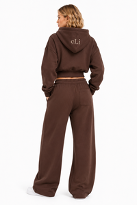 Conjunto Deportivo de Sudadera Corta con Capucha y Pantalones Anchos de Forro Polar para Mujer, Color Marrón Chocolate, Bordado Personalizado, Directo de Fábrica, para Otoño e Invierno - Product Image 2