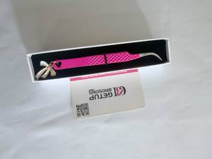 แหนบต่อขนตา GETUP BROSONS IMPEX Curve สีชมพูร้อน  ทำจากสแตนเลสสตีล  ปลายเรียบ  จับถนัดมือ  ป้องกันการลื่น  ตัดทรงหัวใจอย่างสมบูรณ์แบบ - Product Image 3