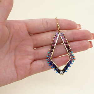 Pendientes Colgantes Tejidos con Cuentas de Color Degradado, Joyería Hecha a Mano para Mujer, Hermosos Regalos para Mamá por MD HANDICRAFTS - Product Image 3