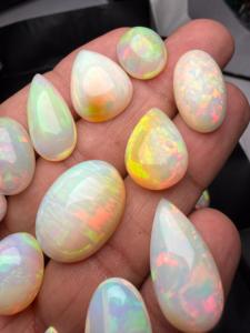 Opale d'Éthiopie naturelle blanche de qualité supérieure AAA+ 401,80 CT, 49 pièces, formes mélangées, cabochon, jeu de couleurs, pour la fabrication de bijoux/les collectionneurs Zehra - Product Image 2