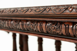 Table à manger avec des sculptures de style classique médiéval - Product Image 4