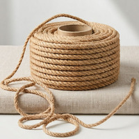 Corde en jute torsadée 100 % naturelle et écologique, lavable, alliant artisanat de qualité supérieure, responsabilité environnementale et performance exceptionnelle.