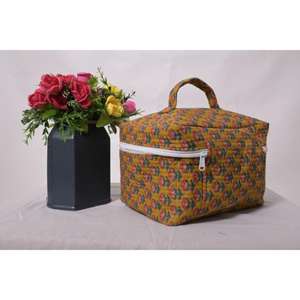 Bolsa de Cosméticos Grande Acolchada de Algodón con Estampado Floral, Organizador de Maquillaje Hecho a Mano, Bolsa de Aseo de Viaje con Cierre de Cremallera - Product Image 3