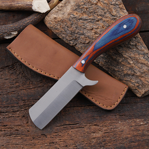 Cuchillo de vaquero forjado a mano de acero al carbono, cuchilla fija de espiga completa OEM personalizada, mango de madera Pakka con funda de cuero - Product Image 1