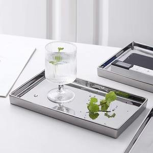 Bandeja de Metal Plateado de Estilo Nórdico Resistente con Diseño de Lujo Ligero, Rectangular, para Almacenamiento de Joyas y Elegante Bandeja de Servicio para el Hogar y Hoteles - Product Image 2