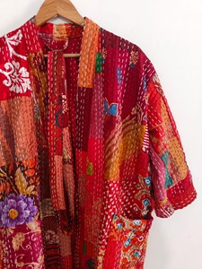 Robe kimono en soie Kantha, longue veste kimono patchwork, peignoir unisexe bohème - Product Image 2