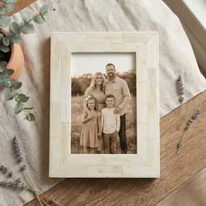 Marco de Fotos Moderno de Lujo con Incrustaciones de Hueso de Resina, Hecho a Mano, Tamaño Personalizado, con Patrón Elegante para una Decoración del Hogar con Estilo - Product Image 2