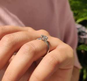 Anillo de Compromiso de Lujo con Moissanita de Corte Princesa de 1 Quilate, Oro Rosa Sólido, Claridad VVS1, Sin Níquel, Joyería al por Mayor para Mujer B2B - Product Image 3