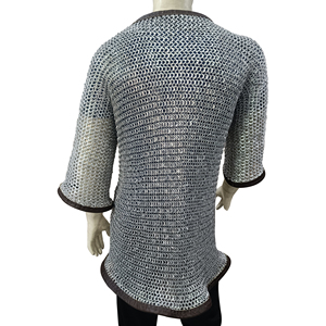 Chemise de chevalier médiévale faite à la main, demi-manches, en maille d'aluminium rivetée à anneaux plats avec garniture en cuir, armure historique pour adulte - Product Image 3