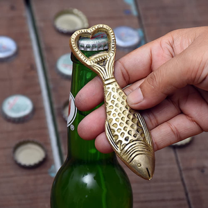 Abridor de Botellas de Latón con Forma de Pez, Abridor de Tapas de Latón Dorado Antiguo, Herramienta de Bar Decorativa Hecha a Mano, Accesorio de Cocina Náutico Vintage - Product Image 4