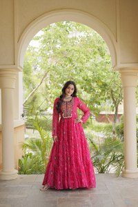 Women's <b>Green</b> Floor-Length Traditional Anarkali Suit With Embroidery Loose Fit For Diwali India Pakistan Style - Product Image 4