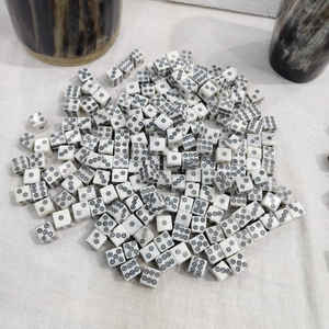 Dés de jeu en os de buffle de qualité supérieure 11*11mm pour jeux de table, faits à la main, hautement polis, taille personnalisable - Product Image 2