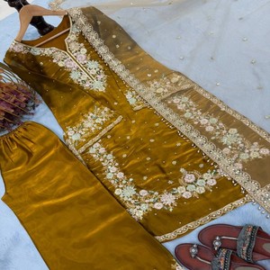 Conjunto VASTRA COTTAGE de Top Bordado en Georgette de Doble Tono con Lentejuelas de 5mm y Pantalón Plazzo Dupatta, Completamente Cosido, para Fiestas, para Mujer - Product Image 2