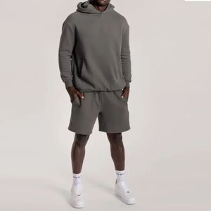 Ensemble sweat à capuche et short pour homme – Survêtement d'entraînement élégant, vêtements de sport respirants et confortables, design personnalisé - Product Image 6