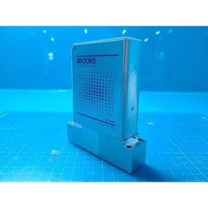 Controlador de Flujo Másico Brooks GF125CXXC GF125C-907048 NF3 15000SCCM Usado Como Está, Piezas de Equipos Semiconductores Legacy - Product Image 1